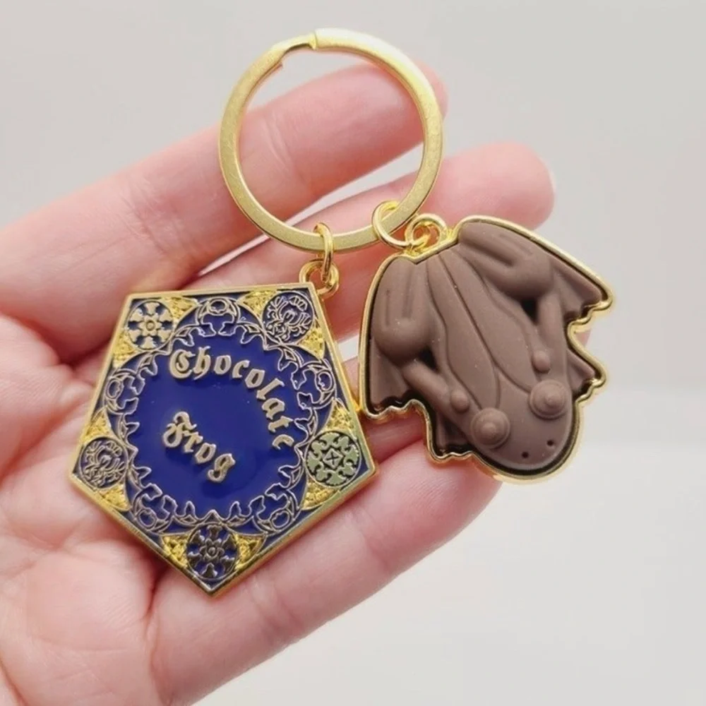 Wizarding World of Harry Potter Chocolate Frog Keychain - Picture 1 of 7